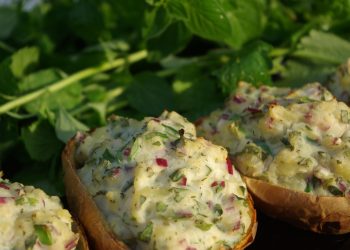 Cartofi umpluti cu branza si piept de curcan -sfatulparintilor.ro - pixabay_com - stuffed-potato-g51b3a4e95_1920